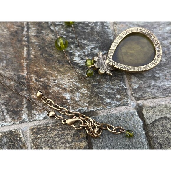 Vtg Green Tear Drop Pendant Necklace With Green Rhinestones Embellishment Beads - Picture 5 of 5